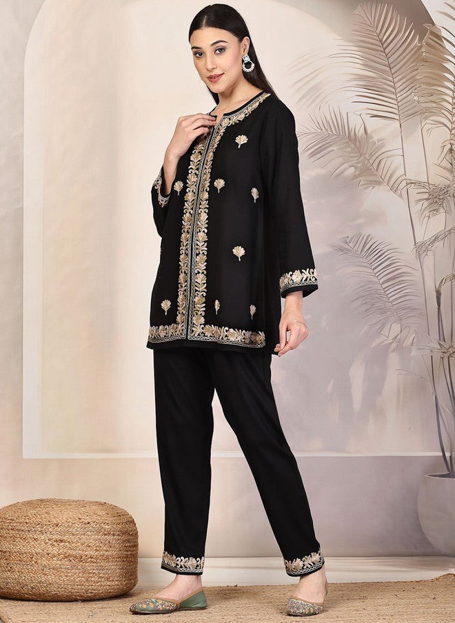 Qazmi Arisa Kashmiri Aari Work Full Sleeves Linen Cotton Co-Ord Set - Image 3
